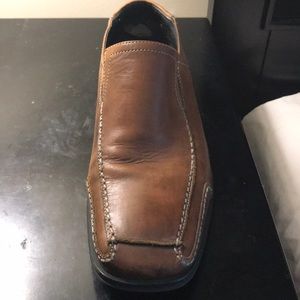 These are some brown Gordon Rush loafers size 7